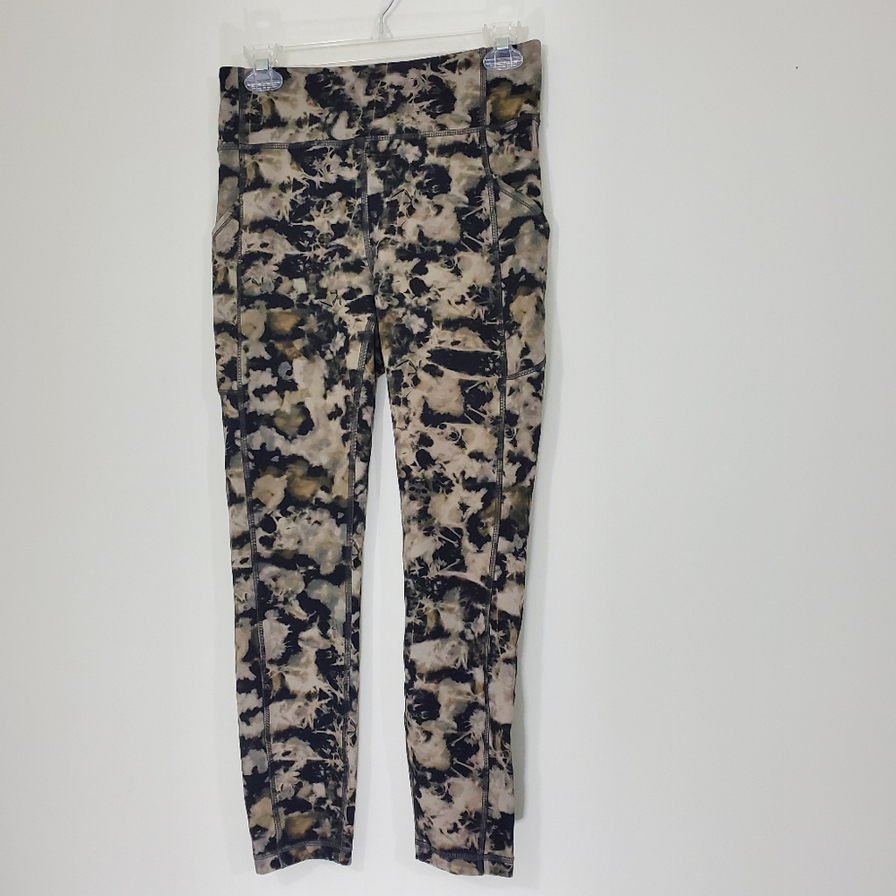Lululemon Invigorate High Rise Tights 25", Size 8